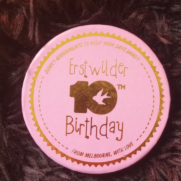 NIB 10th Birthday Hyacinth Hummingbird Erstwilder Brooch - Picture 3 of 9